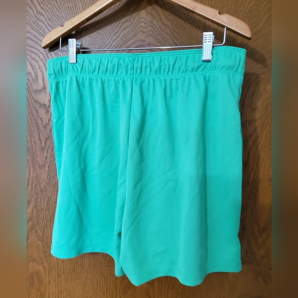 Nike Attack Shorts 5" Inseam Mid-Rise Unlined Large Retail $30 NWT - Picture 4 of 6